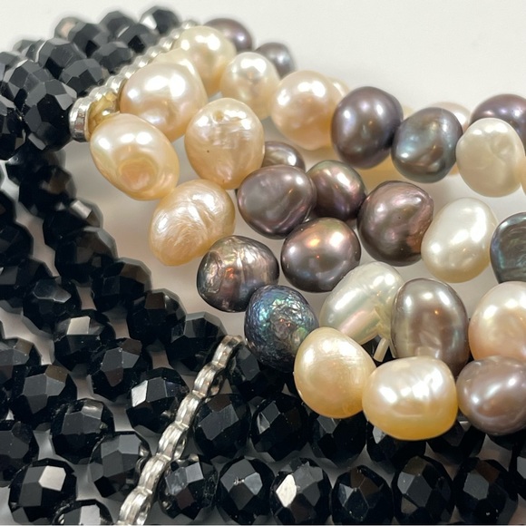Genuine Freshwater Culture Pearl Centerpiece Black Glass Beaded Stretch Bracelet - Picture 7 of 7